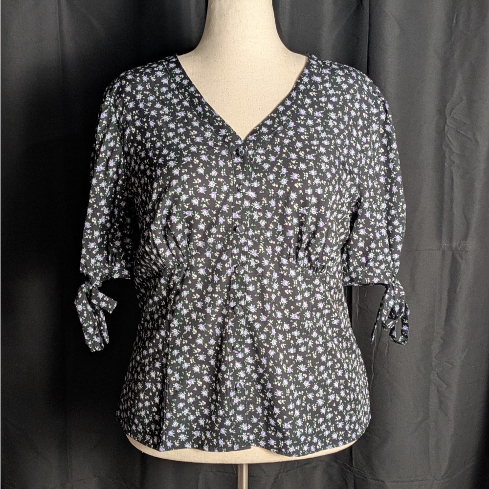 Vintage Elegant Black Floral Blouse with Puff Tie Sleeves